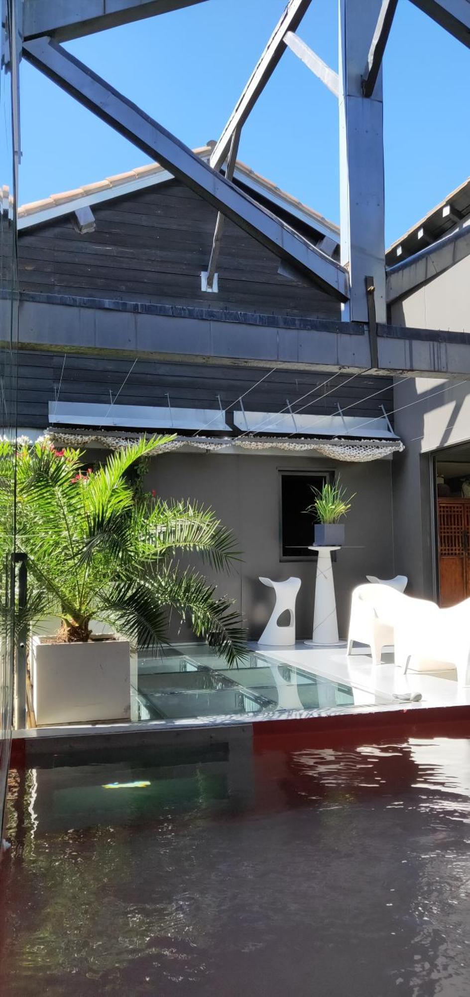 Be Loft Pool &