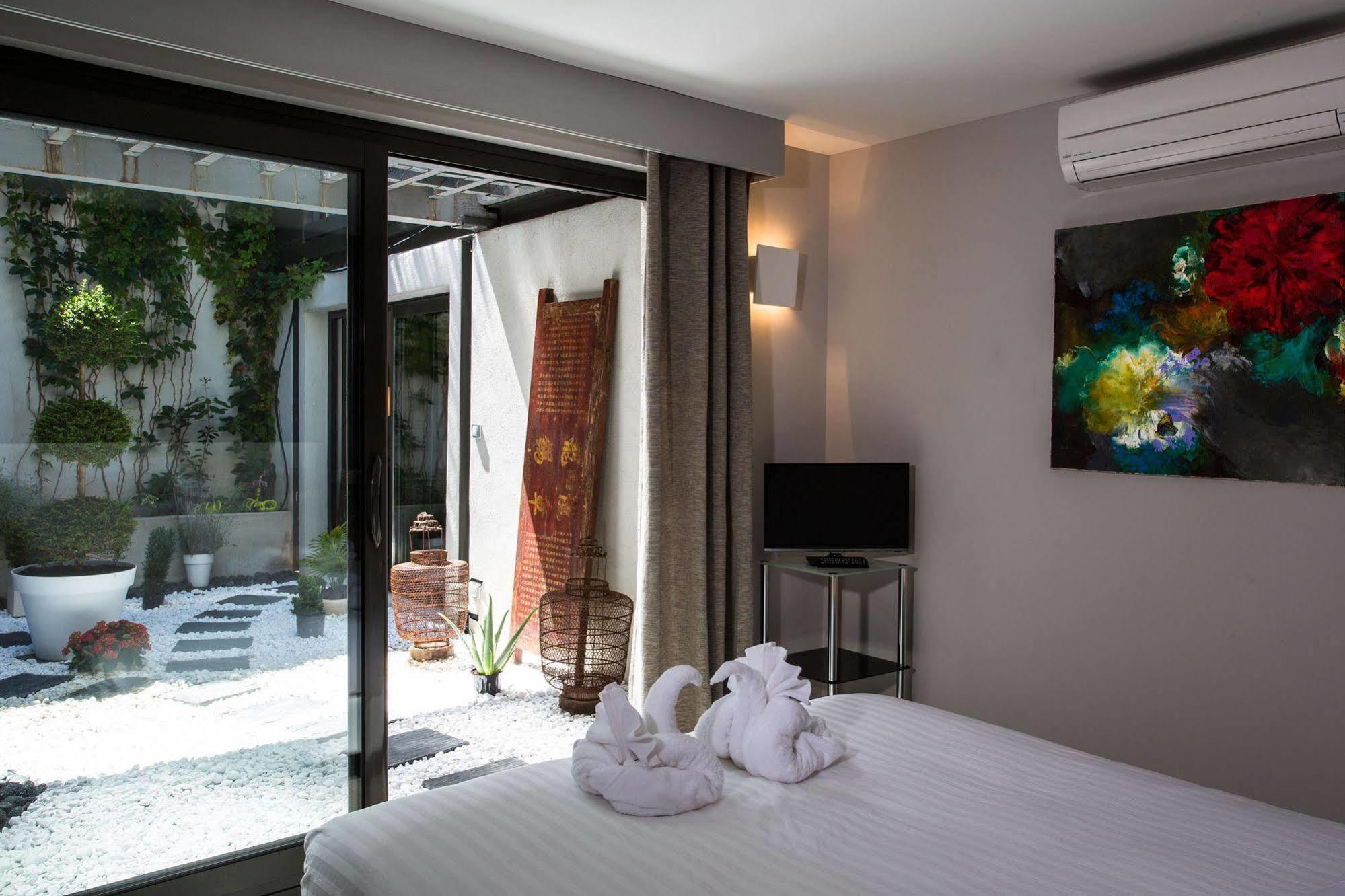 Be Loft Pool & Avignon